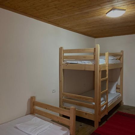 Teo'S Guest House Берат Екстериор снимка