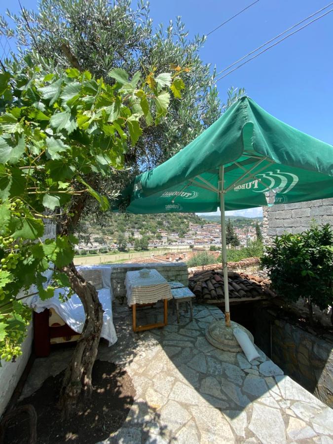 Teo'S Guest House Берат Екстериор снимка