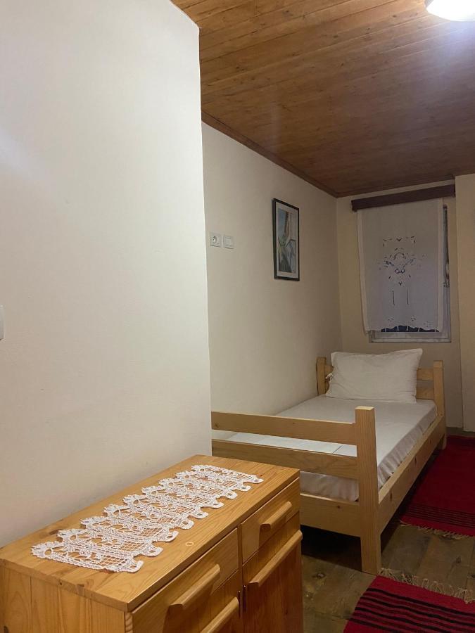 Teo'S Guest House Берат Екстериор снимка