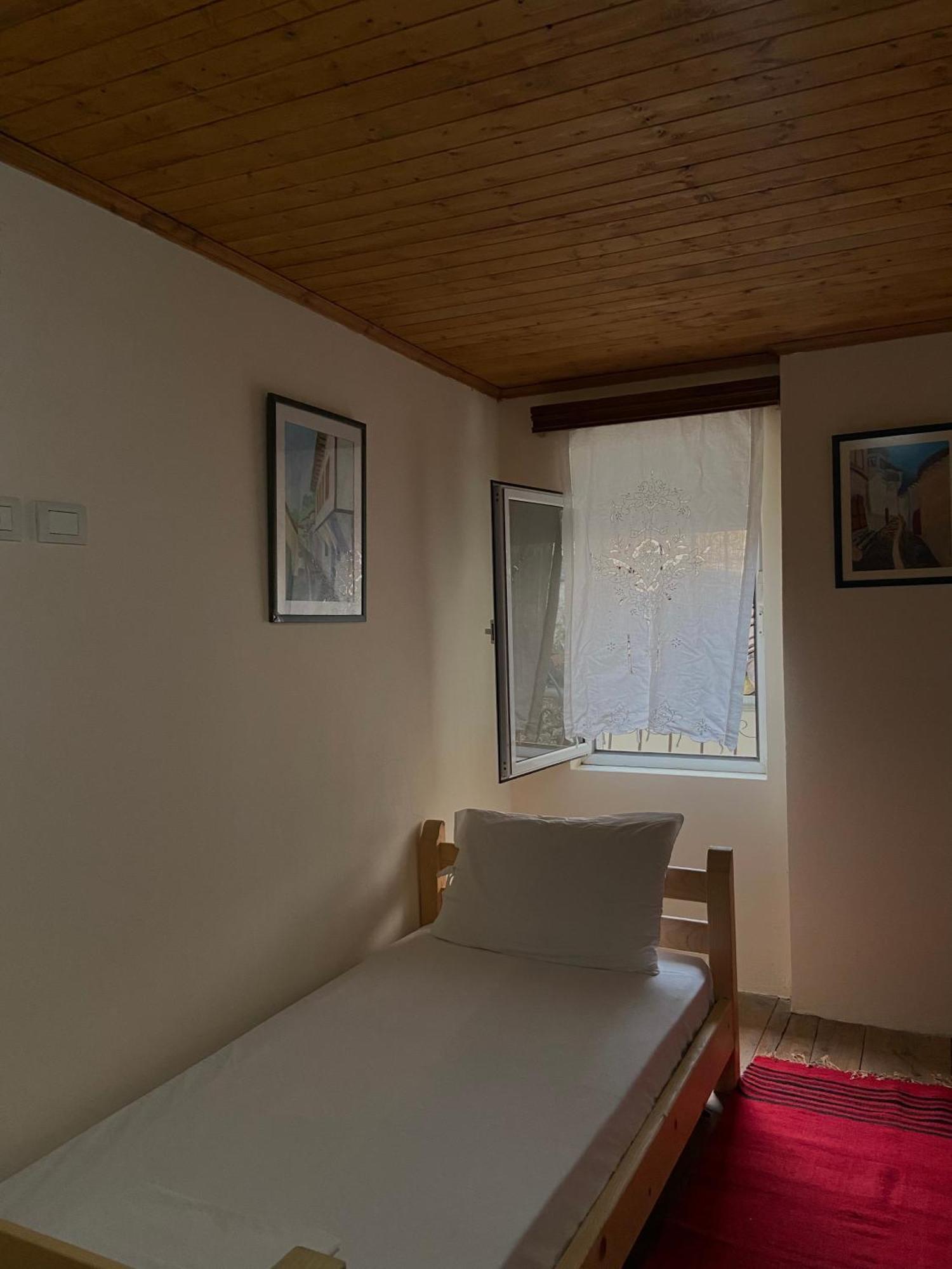 Teo'S Guest House Берат Екстериор снимка