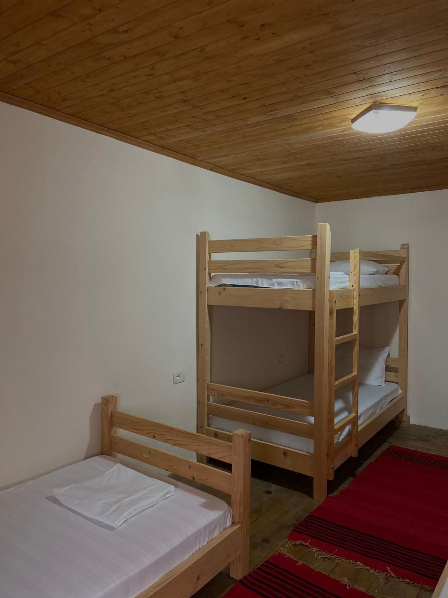 Teo'S Guest House Берат Екстериор снимка
