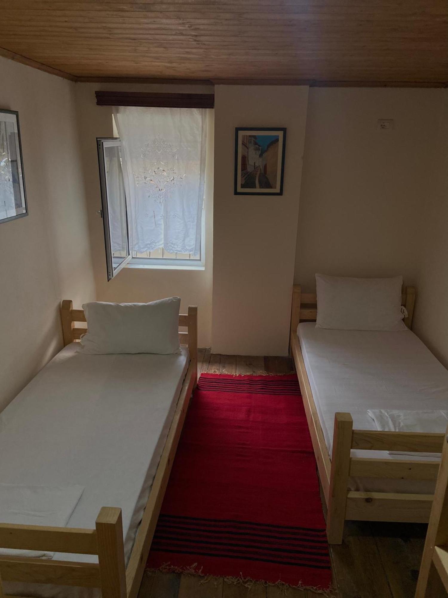 Teo'S Guest House Берат Екстериор снимка
