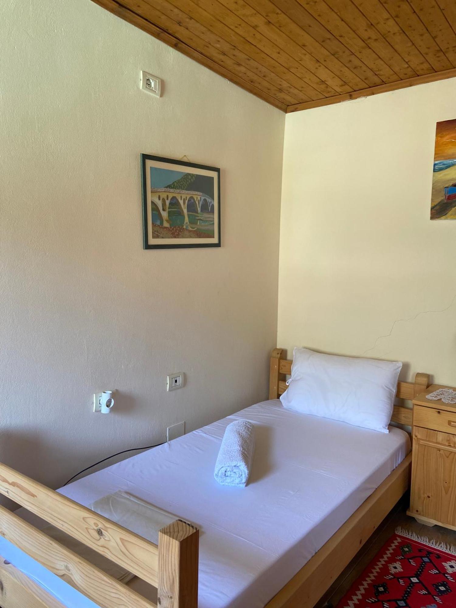 Teo'S Guest House Берат Екстериор снимка